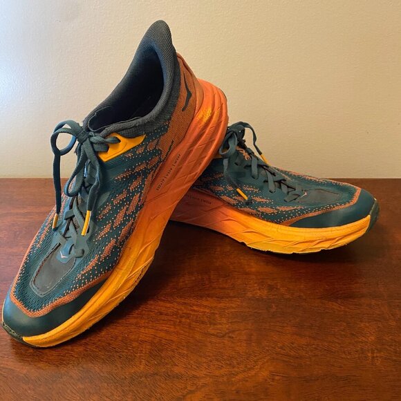 Hoka Speedgoat 5 Size 9 - Picture 4 of 5